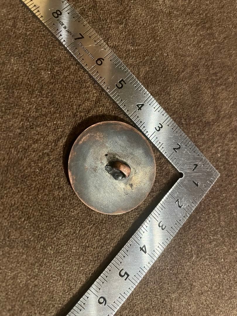 牙 骨 柘植等（天然素材） 鏡蓋（銅銀象嵌）饅頭根付 銘有り 修復歴（裏蓋）あり