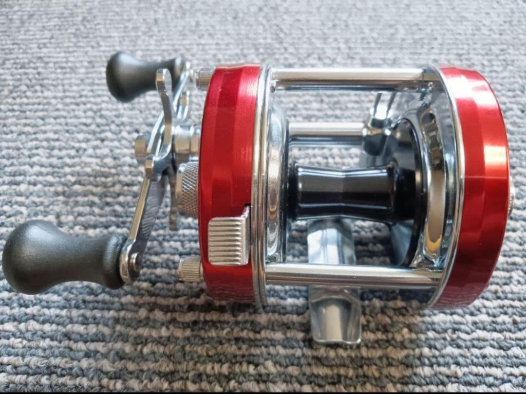 アブガルシア Abu Garcia アンバサダー5501C レッド