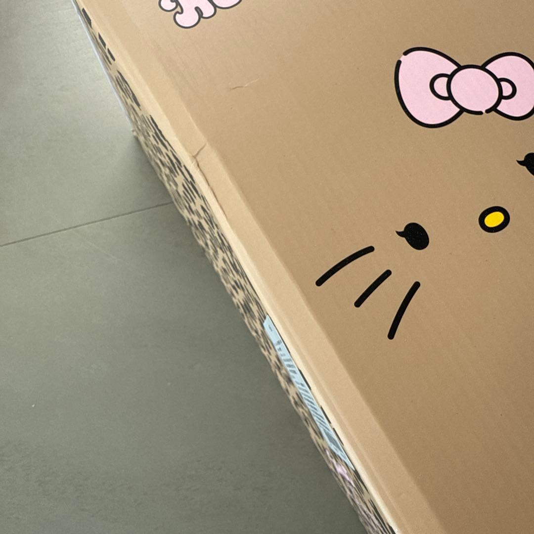 【 Hellokitty×tbh】 チャーム付 ヒョウ柄 保温ボトル　中国限定