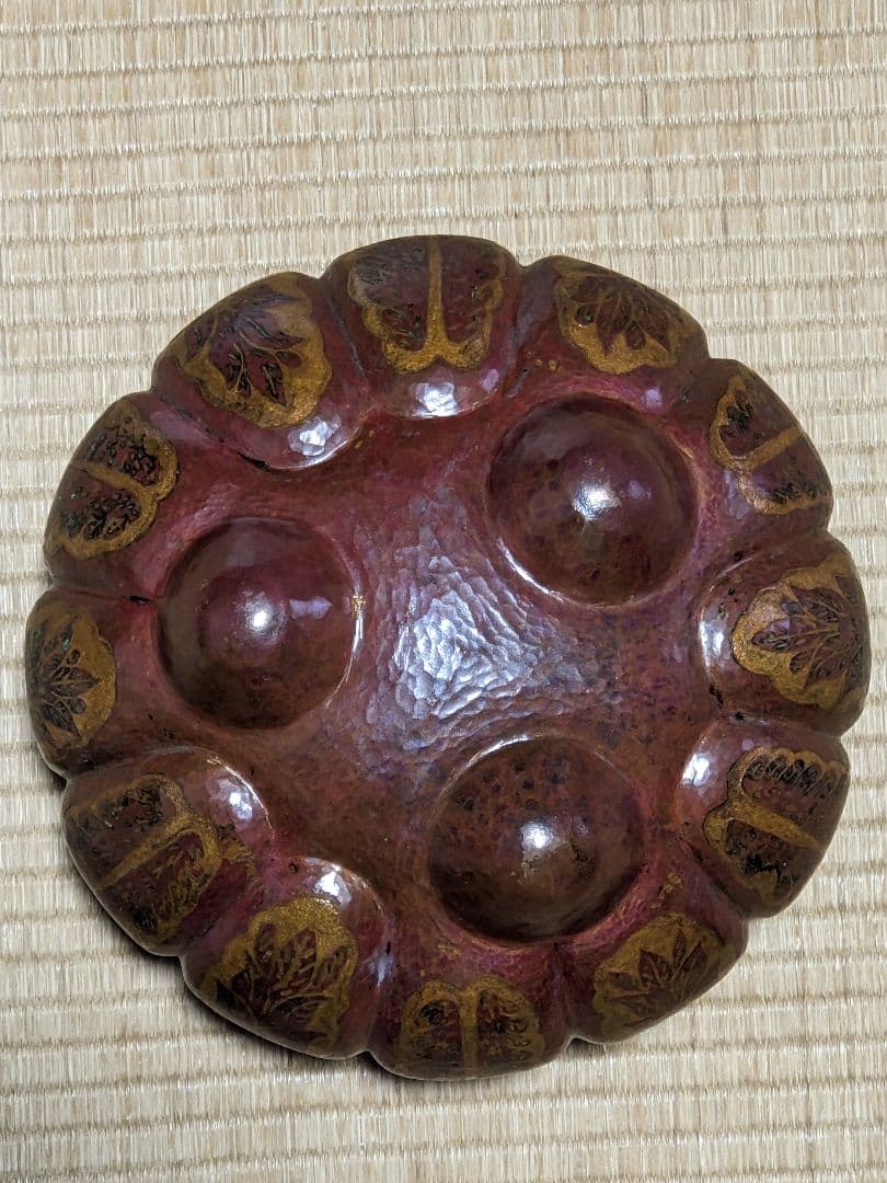 ♦銅器鎚起目 阿古陀形 草花文様 三足 壺 花器 花活け 置物 ペルシャ 骨董品