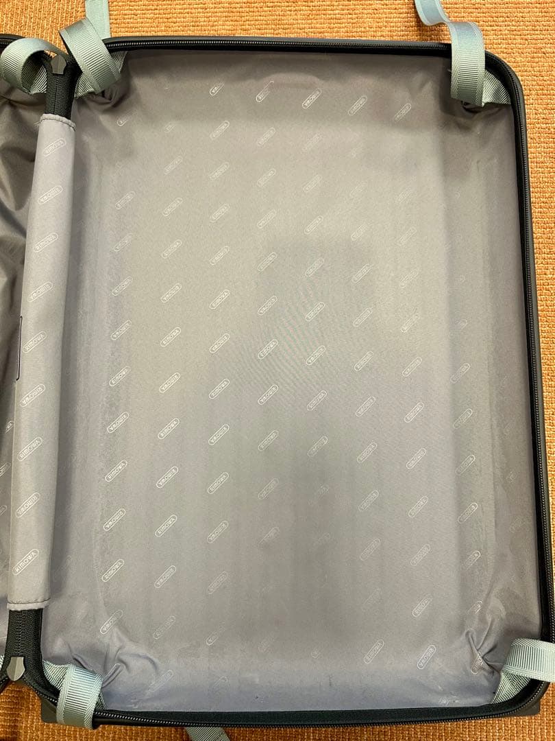 【RIMOWA リモワ】機内持ち込みサイズSALSA サルサ(2輪 /ブラック)