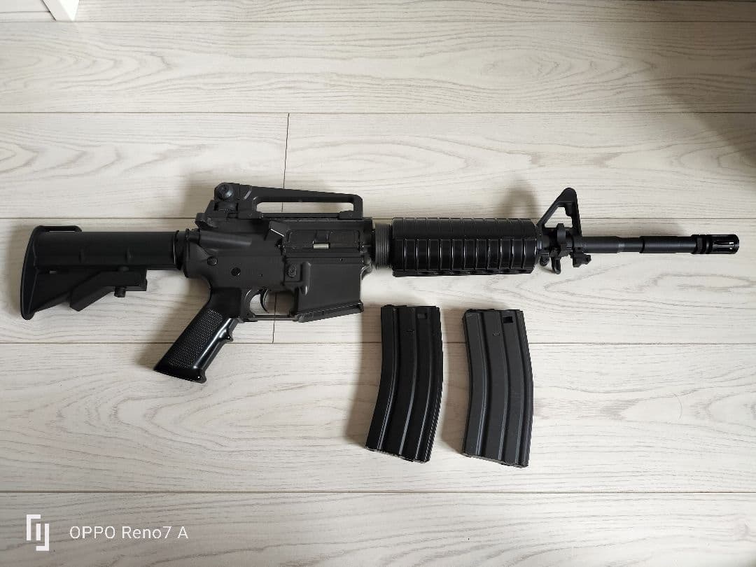 東京マルイ M4A1カービン スタンダード電動ガン 予備マガジン付き