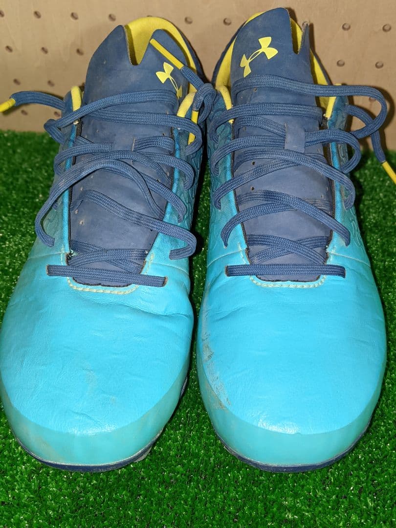 サッカースパイク　バラ売りオッケー　フューチャー　マグネティコ