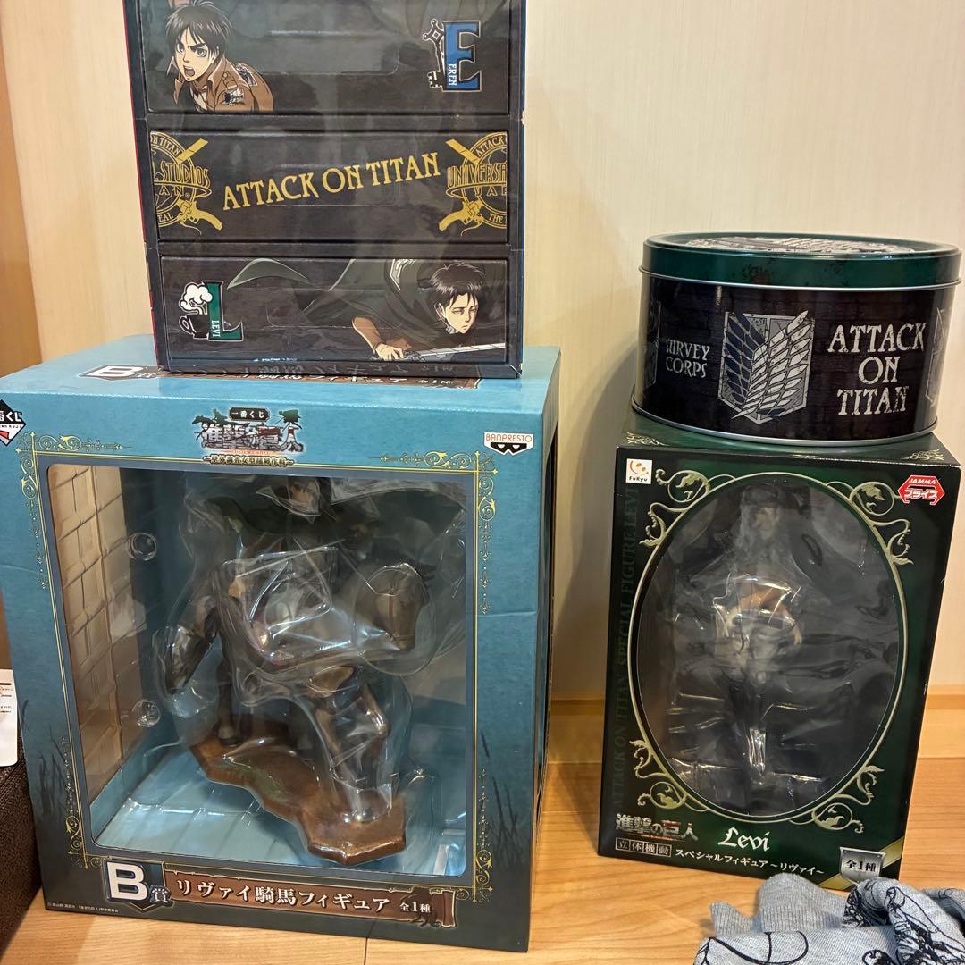 進撃の巨人 グッズ 大量 まとめ売り リヴァイ フィギュア 300点以上