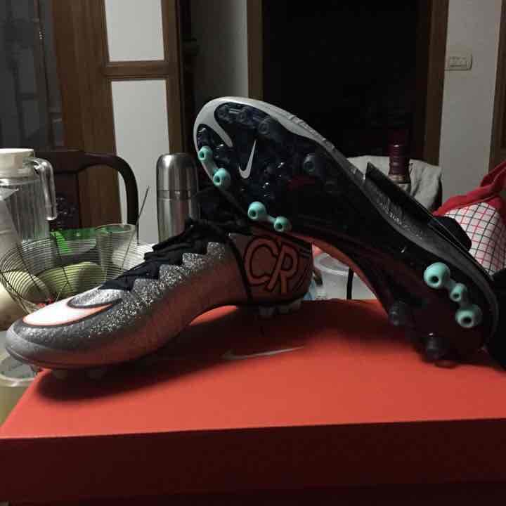 nike マーキュリアルヴェイパー AG モデル 人工芝対応