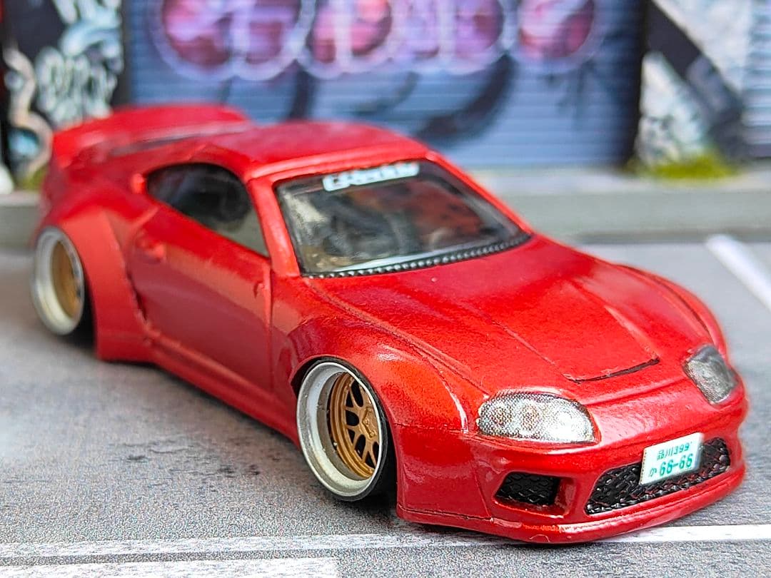 トミカ改造 トヨタ 80スープラ オーバーフェンダー 赤 深リムホットウィール