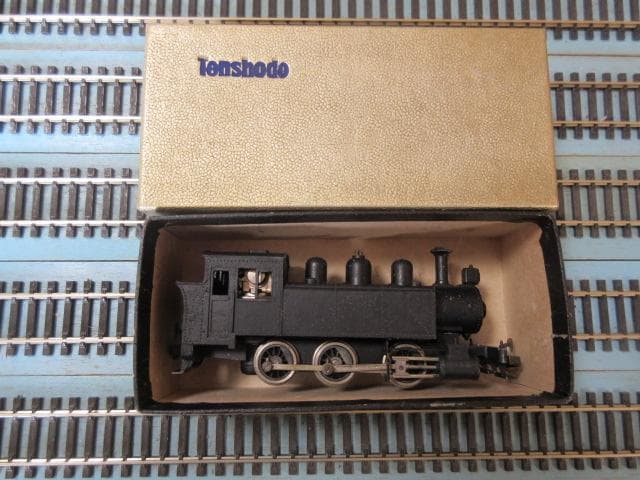 C形タンクが牽引する 無蓋貨車 8点セット　HOゲージ（金属製）