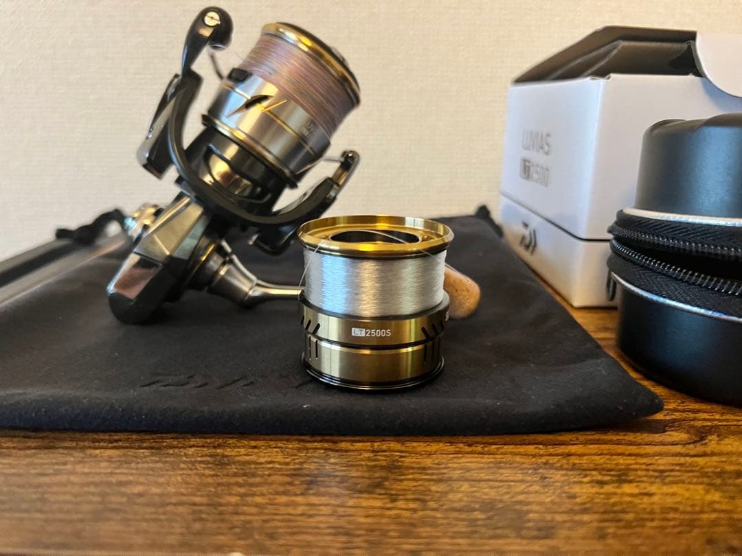 DAIWA LUVIAS LT2500（替スプールその他付）