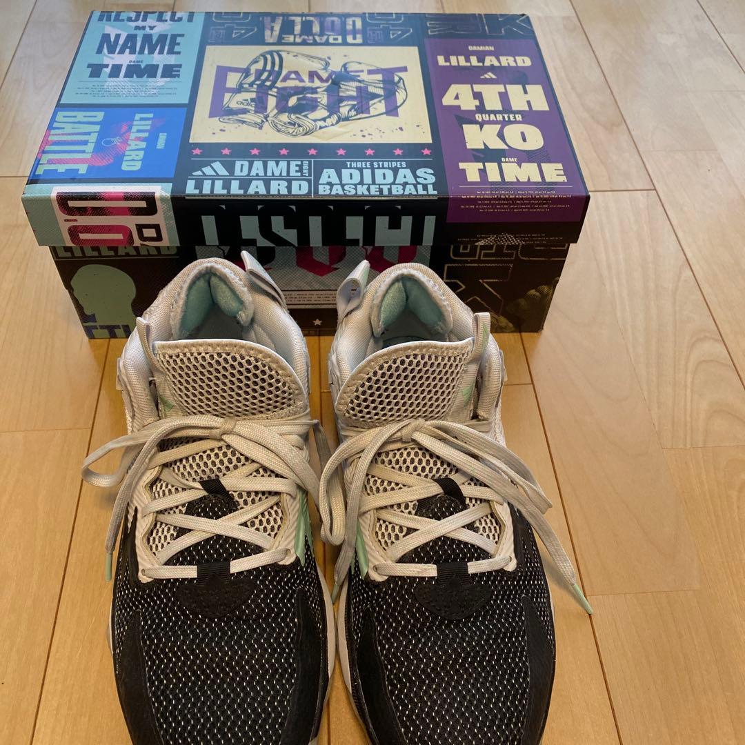 Adidas Dame 8 バスケットシューズ