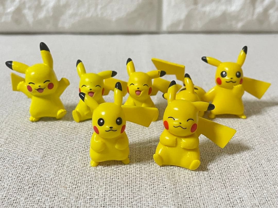ポケモン　ミニフィギュアなど　ピカチュウ　ルギア　メガリザードンX ヘラクロス