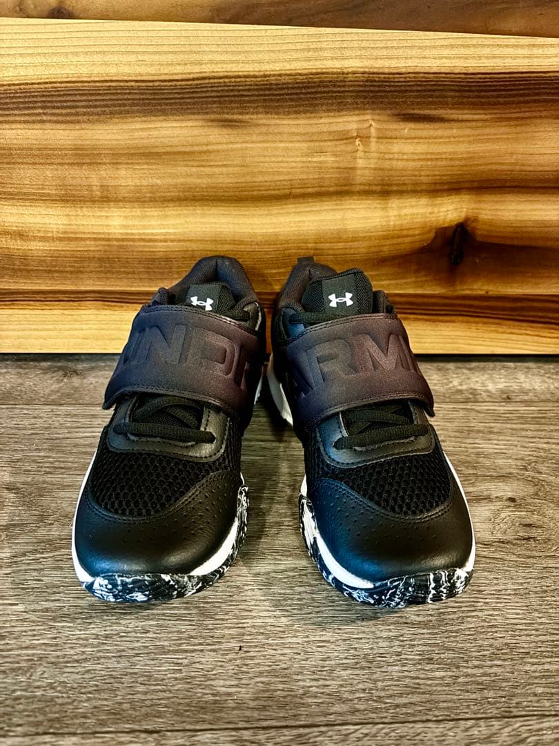 Under Armour アンダーアーマー　トレーニングシューズ 黒