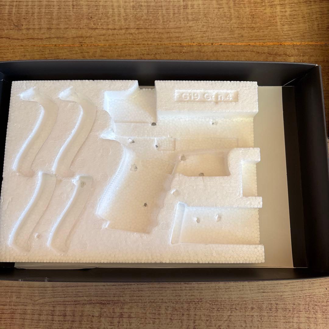 東京マルイ GLOCK19 Gen.4 スペアマガジンガン＆ガンホルダー付き