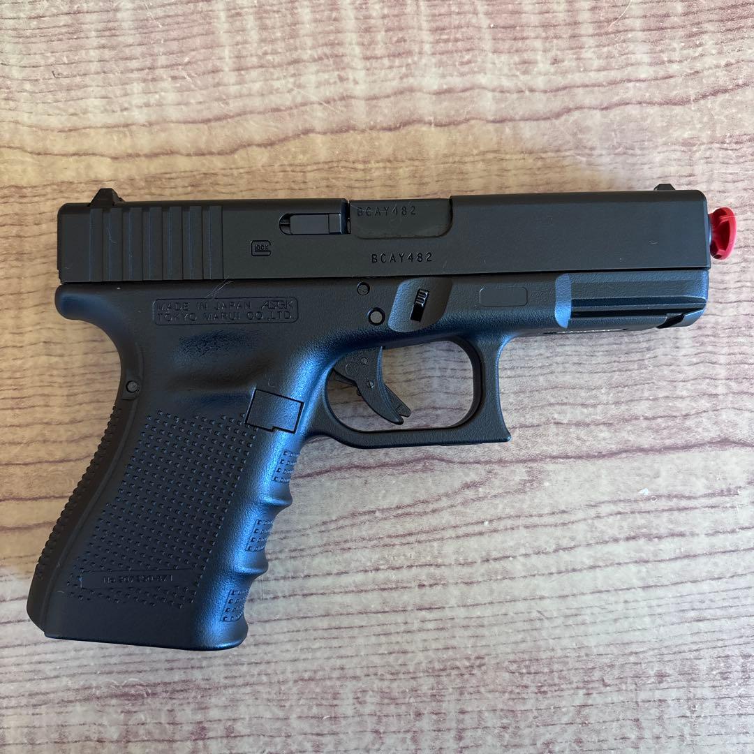 東京マルイ GLOCK19 Gen.4 スペアマガジンガン＆ガンホルダー付き