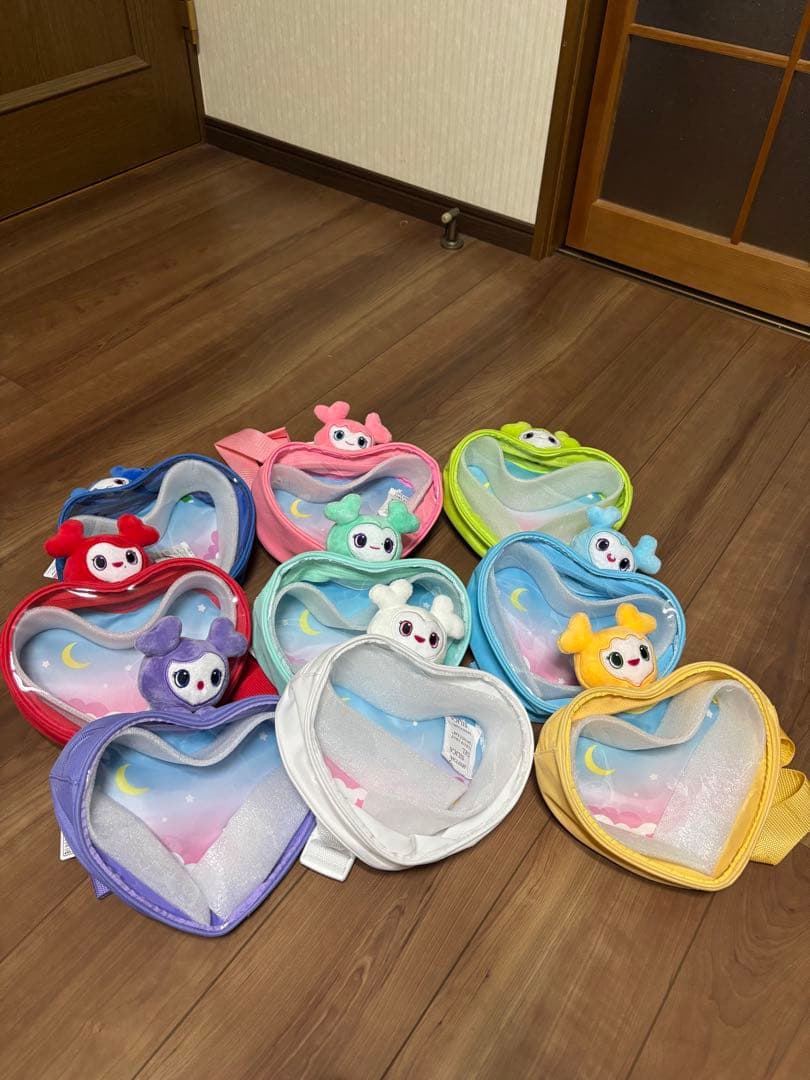 TWICE LOVELYS ぴょこきゅんボディバッグ　GiGO限定　コンプリート