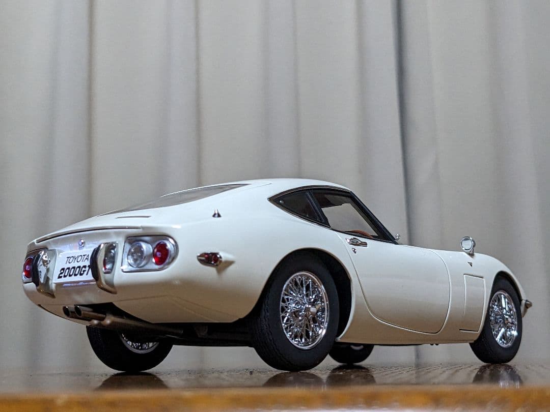 オートアート1/18　TOYOTA2000GT　ワイヤーホイール仕様