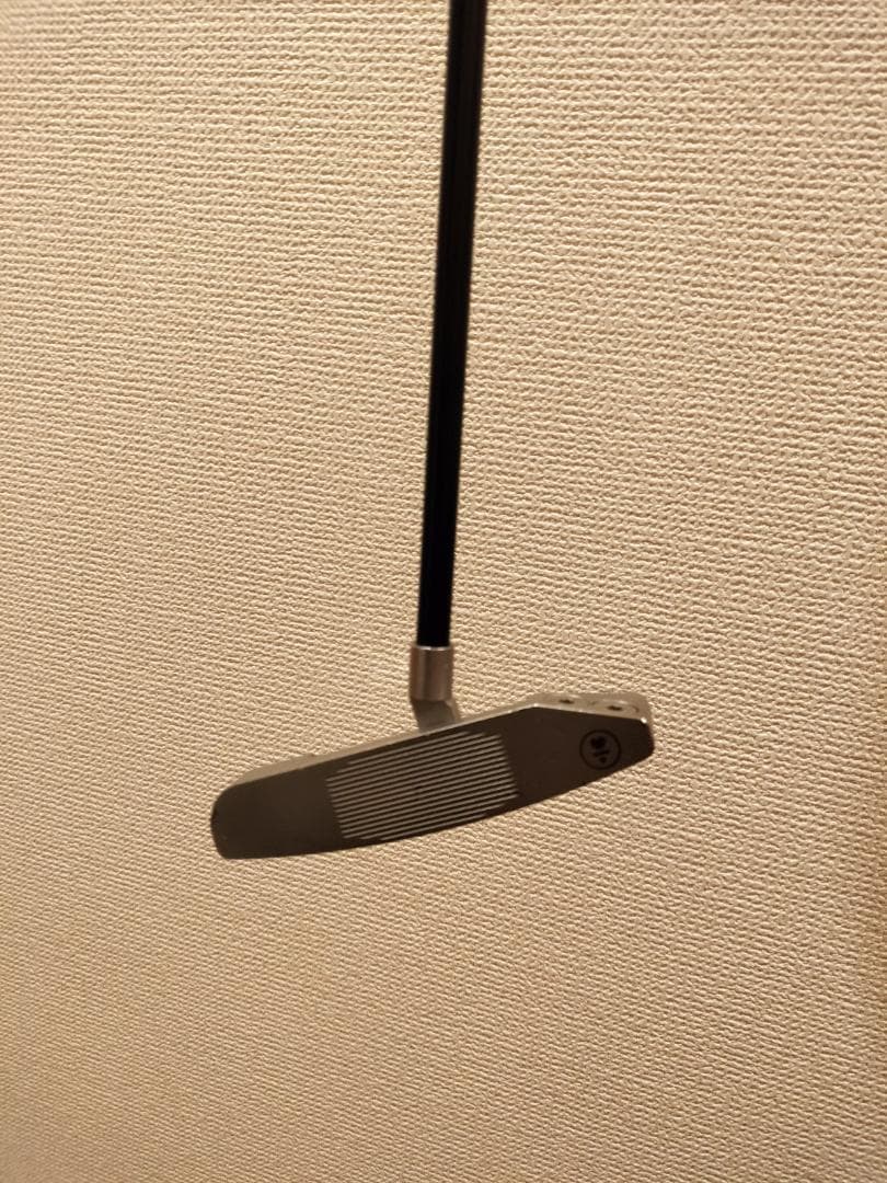 LAB GOLF（ラブゴルフ）のLINK1パター（ヘッドカバー付き）です。（右）