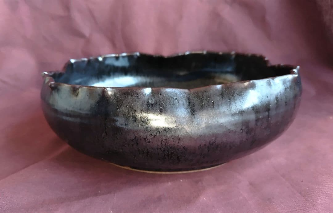 天目釉縁花弁鉢 (未使用 新品同様)