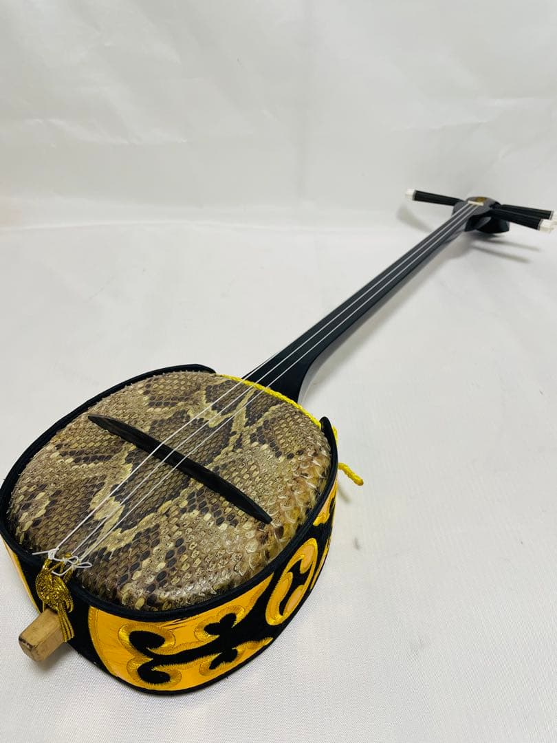 ちゅら咲　三線 本皮 本革 蛇皮 蛇革 琉球 沖縄 楽器　ソフトケース付き