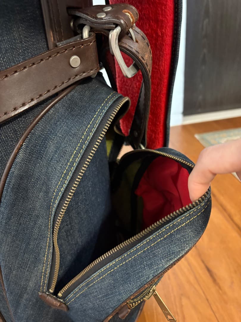 デニムキャディバッグ 赤い刺繍