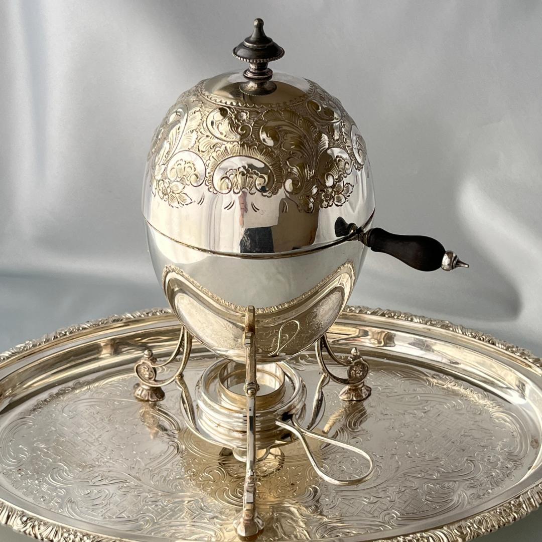 【Daniel & Arter】 ビクトリアンのエッグウォーマー エンボスの装飾