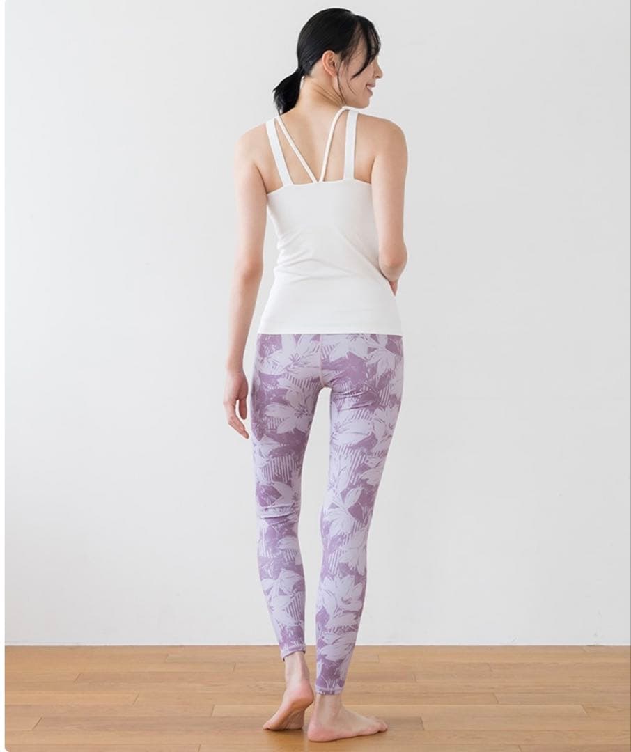 yurima sukala 花柄タンクトップ＆レギンスセット