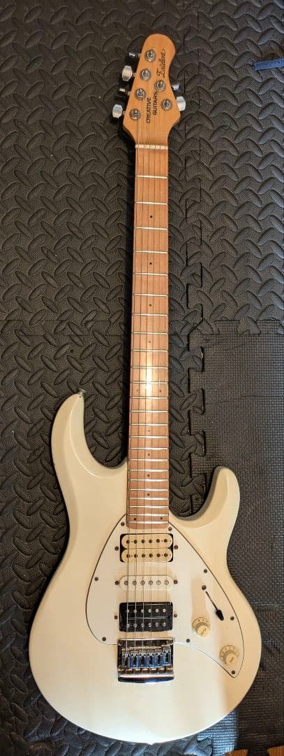 ち*ち様 ミュージックマンタイプ　エレキギター　アルダー製 HSHピックアップ