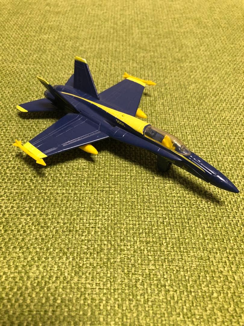 戦闘機　模型　F-18   ホーネット