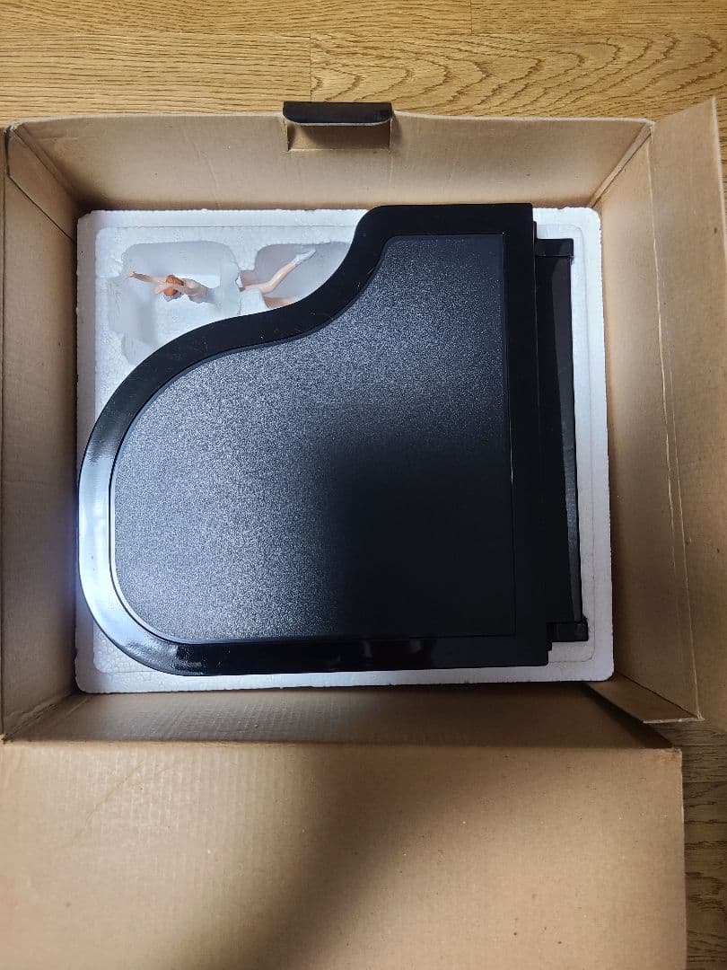 The Classical Piano グランドピアノ置物(6曲入り)人形付き