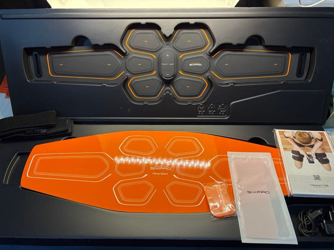 【極上美品】新品パッド付　シックスパッド　アブズベルトS/M/L