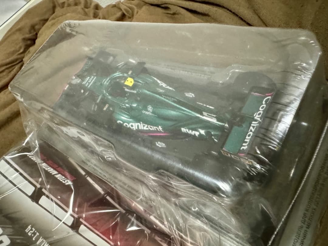 日本未発売　ビッグスケールF1コレクション　アストンマーティン AMR21
