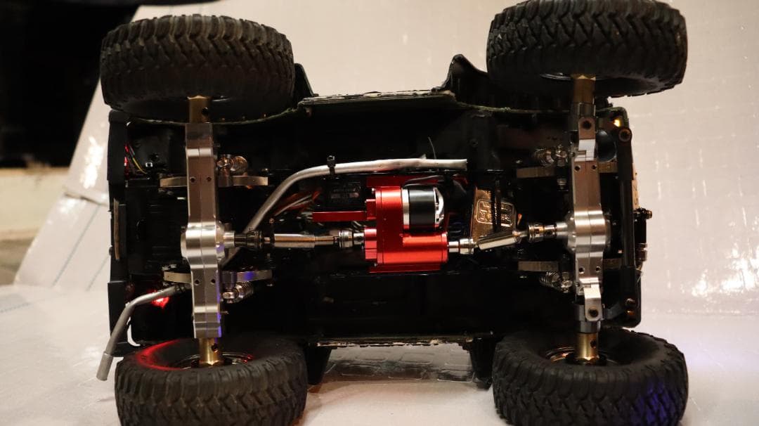 4*m様 スズキ ジムニー 運転しています。