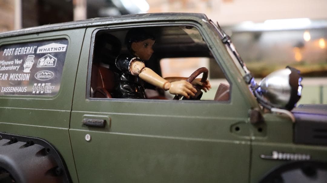 4*m様 スズキ ジムニー 運転しています。