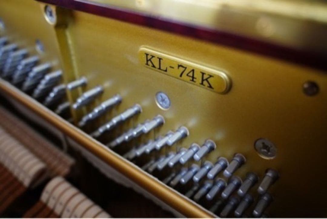 KAWAI アップライトピアノ バーチの木目