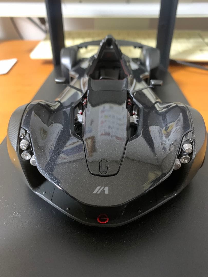 オートアート　1/18 BAC mono ミニカー　ブラック/カーボン仕様