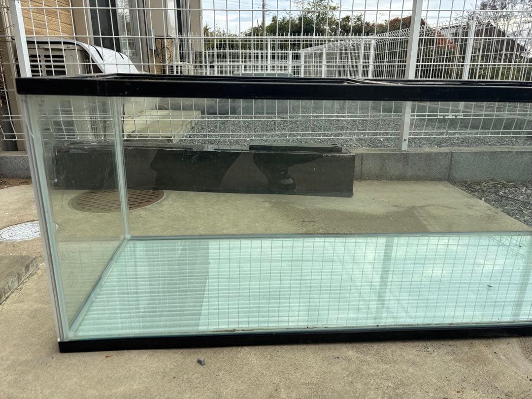 伊勢崎引き取り限定 KOTOBUKI 1200水槽のみ ガラス蓋片側欠品