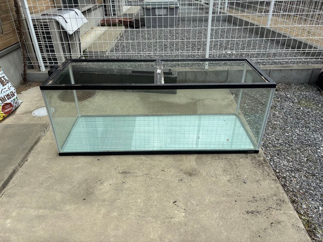 伊勢崎引き取り限定 KOTOBUKI 1200水槽のみ ガラス蓋片側欠品