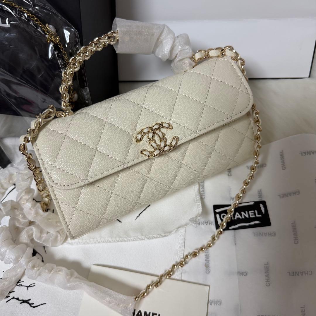 m*o様 CHANEL MAKE UPノベルティキルティングホワイトショルダー