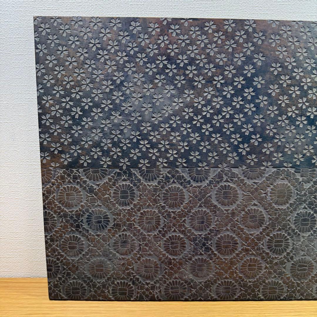 和風 木製アートパネル 木彫り 板 飾り台 / 伝統文様 菊・桜