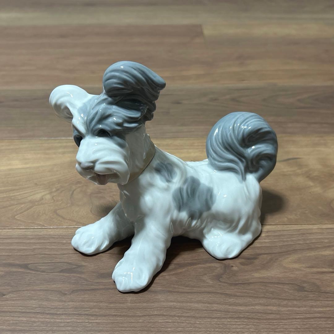 LLADROリヤドロ　犬の陶器(シュナウザー)置物