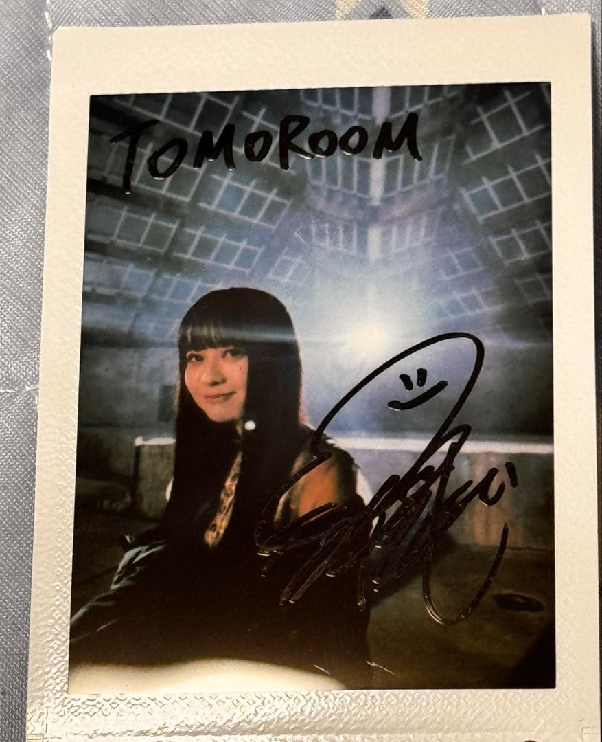 楠木ともり　サイン入りチェキ