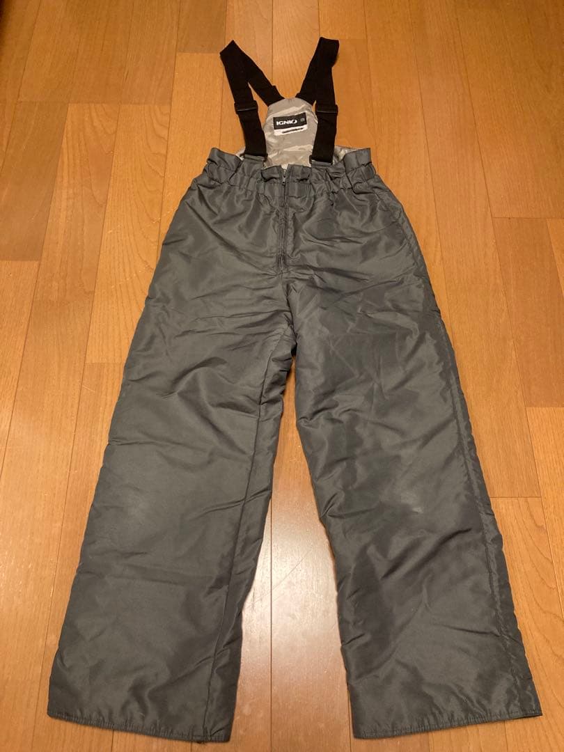 赤いウィンタースポーツジャケット（子ども用）