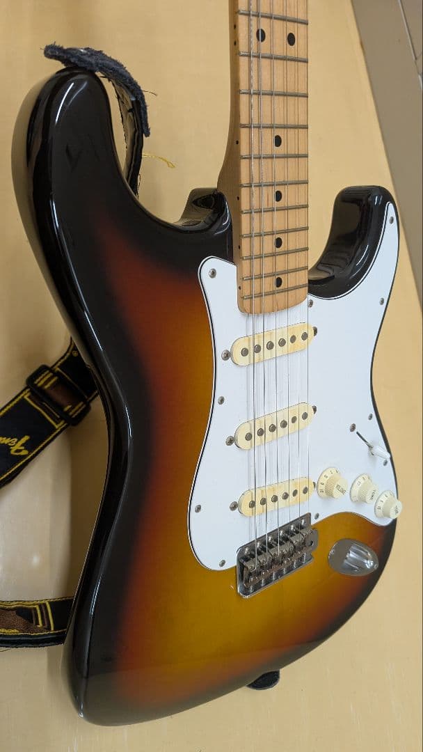 Fender Stratocaster サンバースト japan