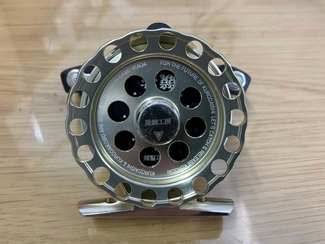 【 黒鯛工房 】 カセ筏師 THEチヌ LIMITED 競技65W-G リール