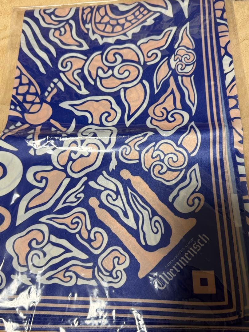 gdragon gd ジヨンMD限定キャップ スカーフ　ÜBERMENSCH