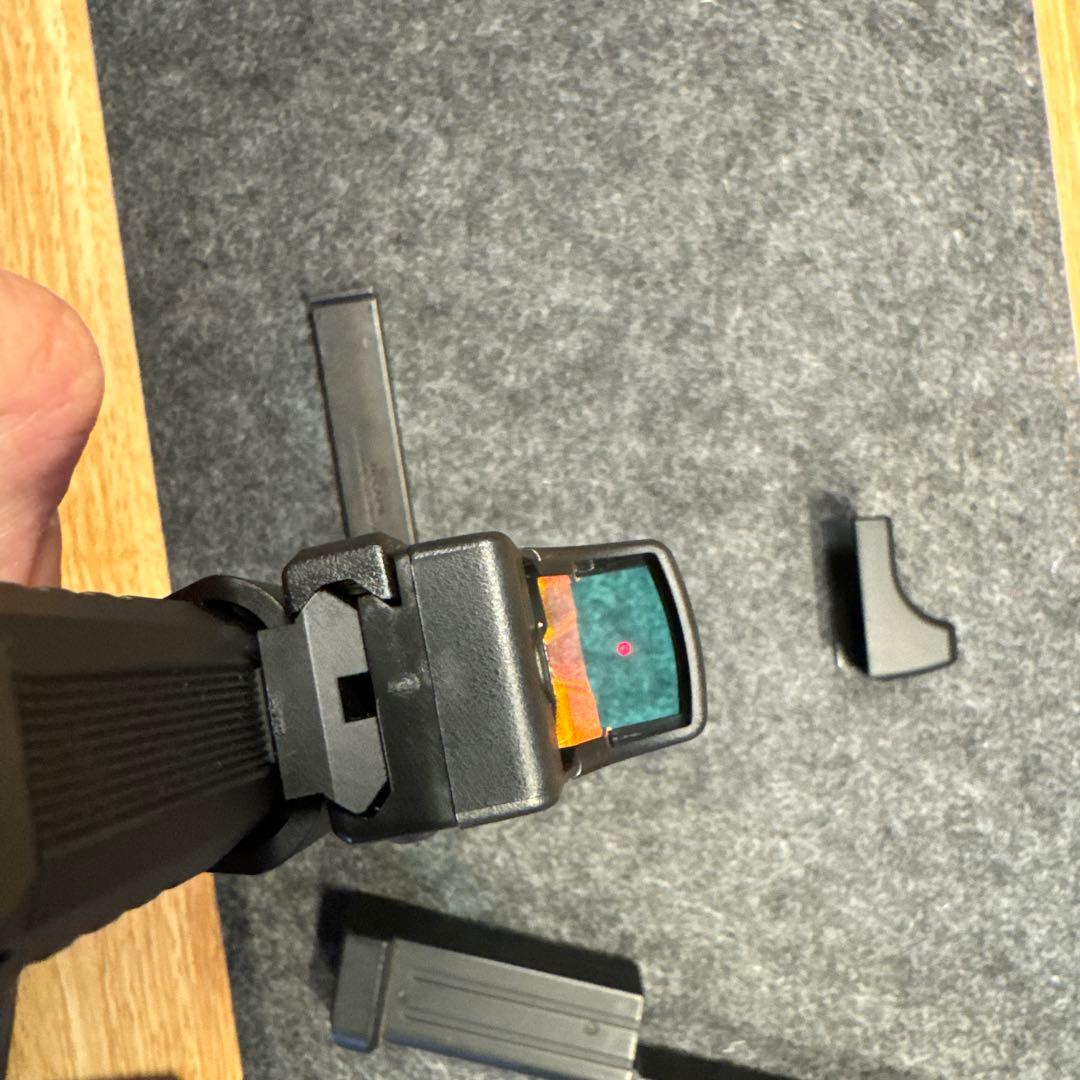 東京マルイ　ハイキャパE【拡張マガジン＆サイト付き】