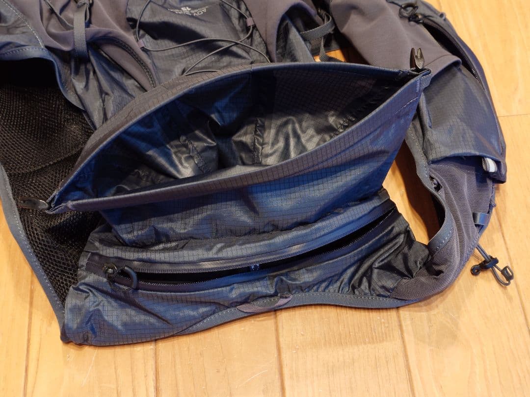 サロモン　ADV SKIN Cross season15（クロスシーズン15）M