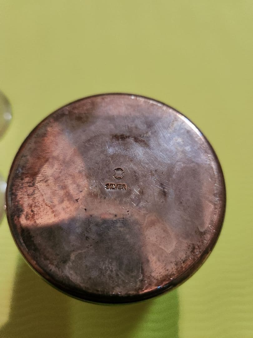 純銀 ロックグラス(銀970) 1個。 お猪口(純銀) 4個。合計278g