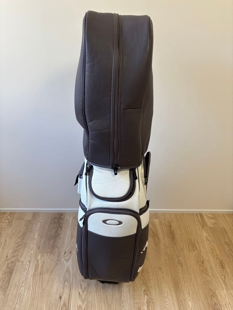 Oakley ゴルフバッグ グレーとホワイト