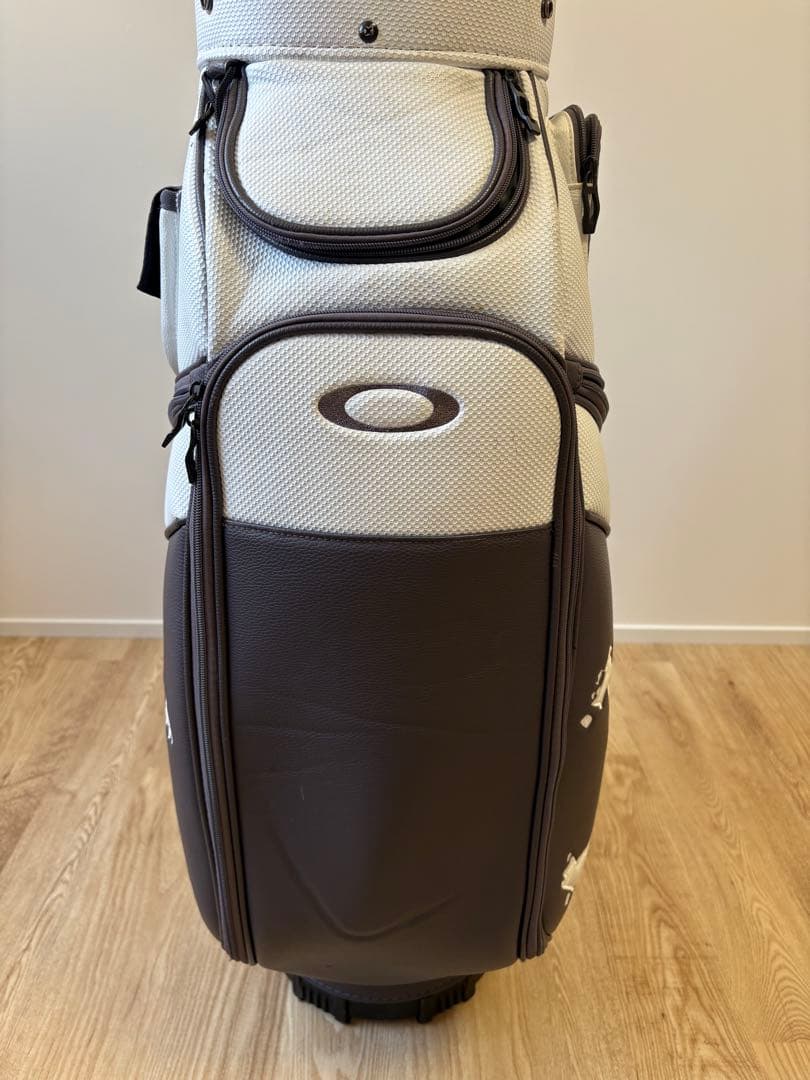 Oakley ゴルフバッグ グレーとホワイト