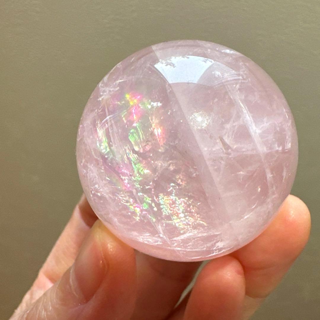 ローズクォーツ　虹　スフィア　4.0㎝　91.2 透明感　プリズム　レインボー